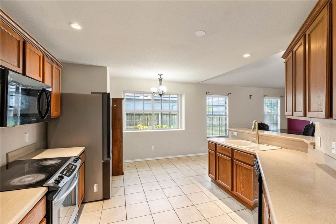 2921 Santa Lucia St - Photo 6 of 16