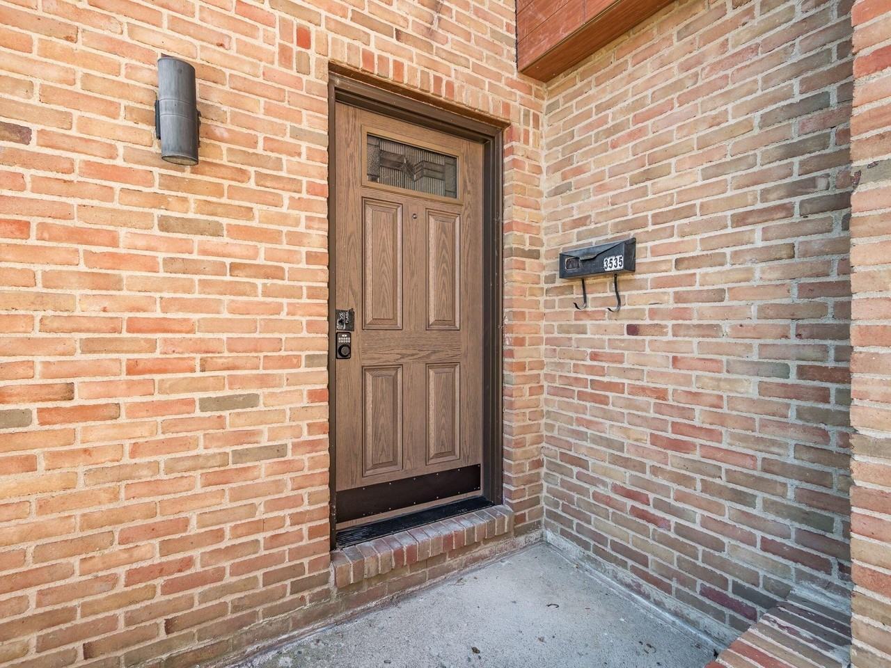 3535 Sunset Dr - Photo 2 of 35