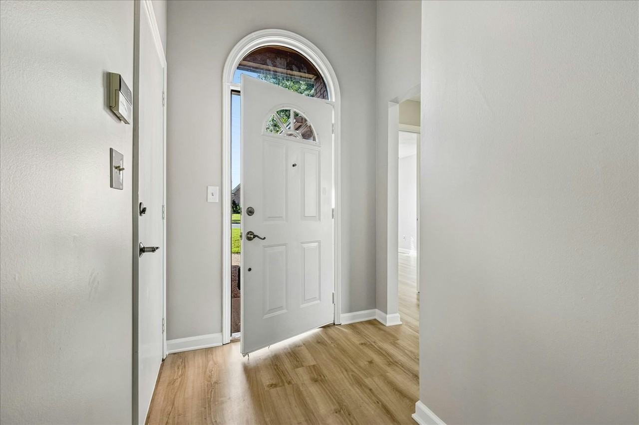 535 Pantherburn Circle South - Photo 4 of 23