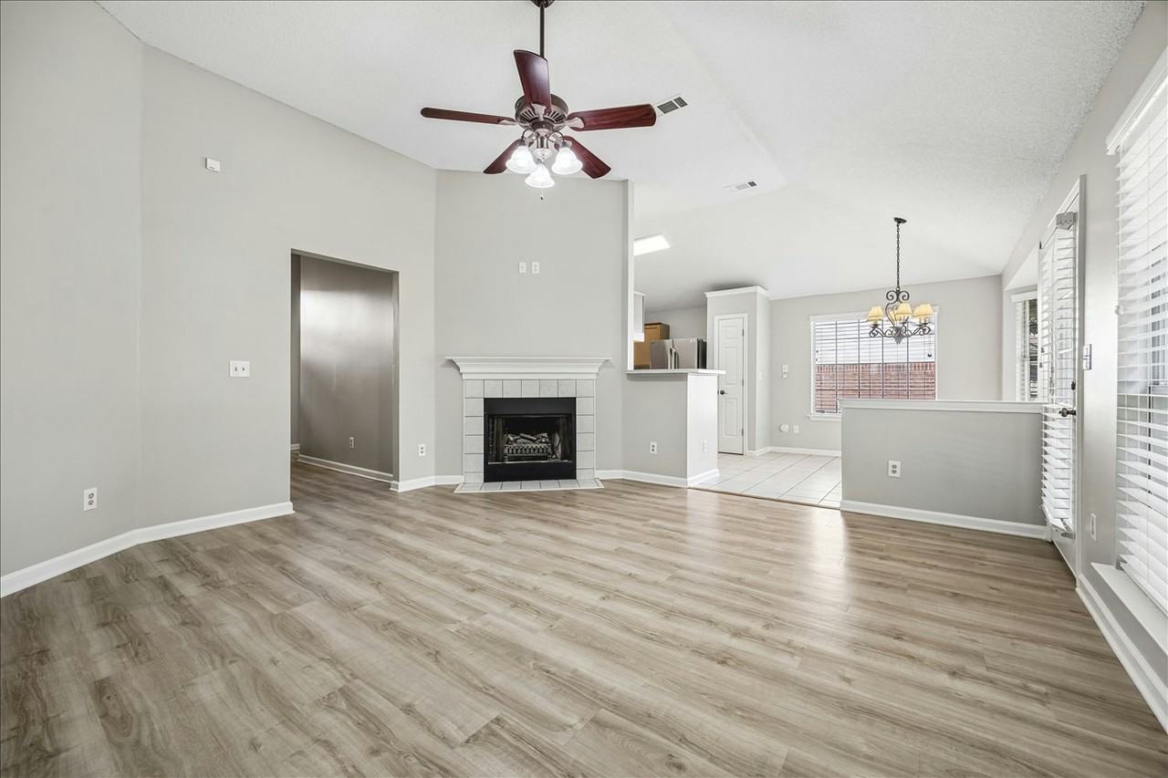 535 Pantherburn Circle South - Photo 6 of 23