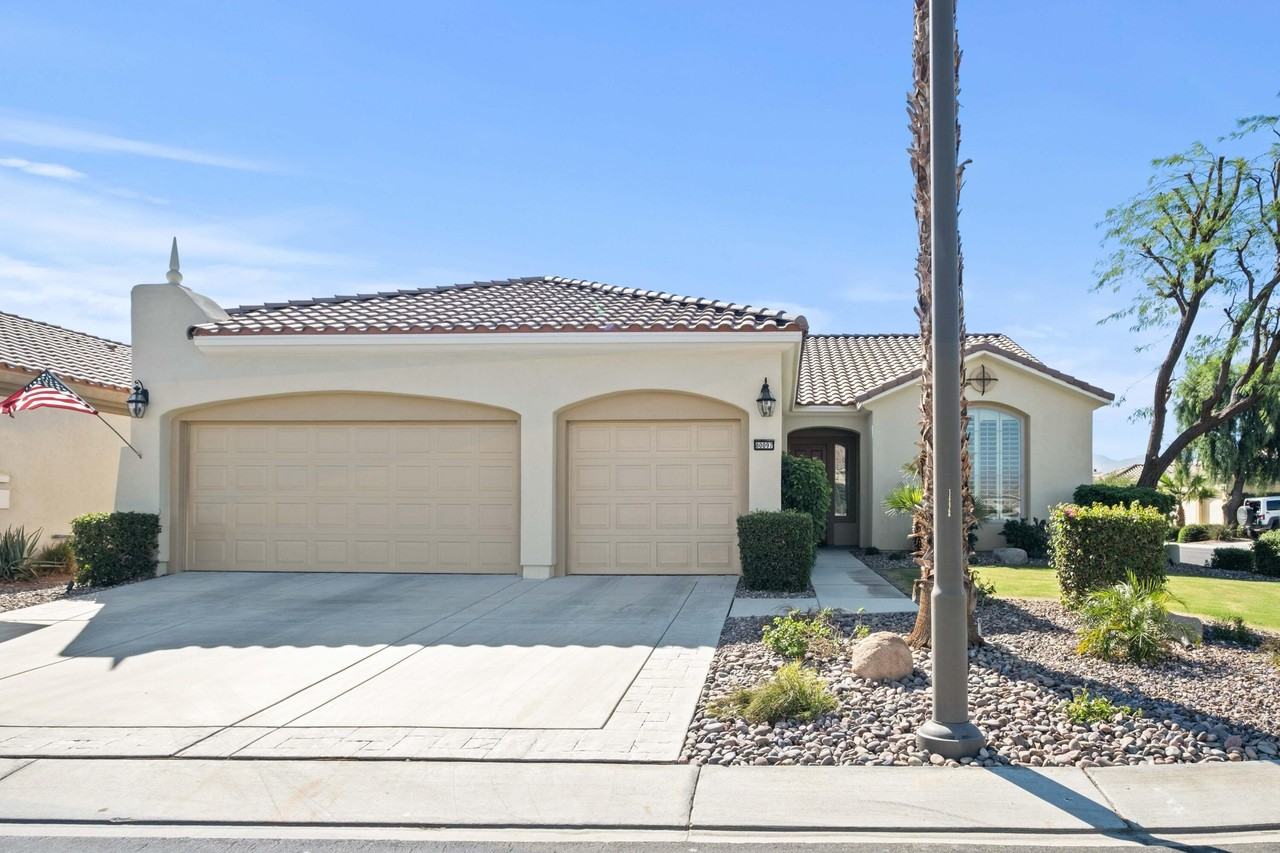80097 Avenida Santa Olivia - Photo 2 of 31
