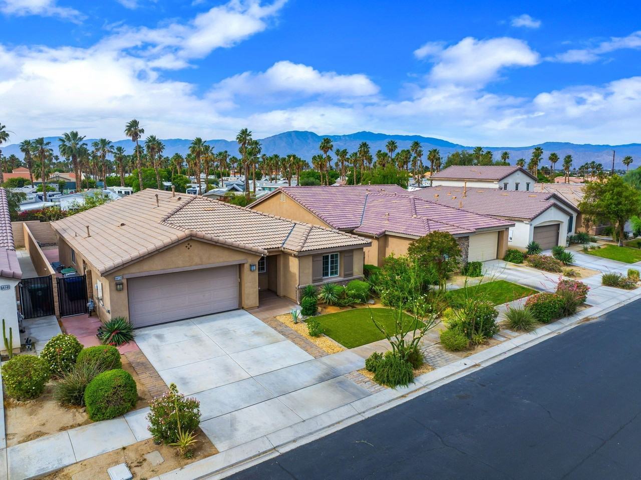 84131 Azzura Way - Photo 2 of 31