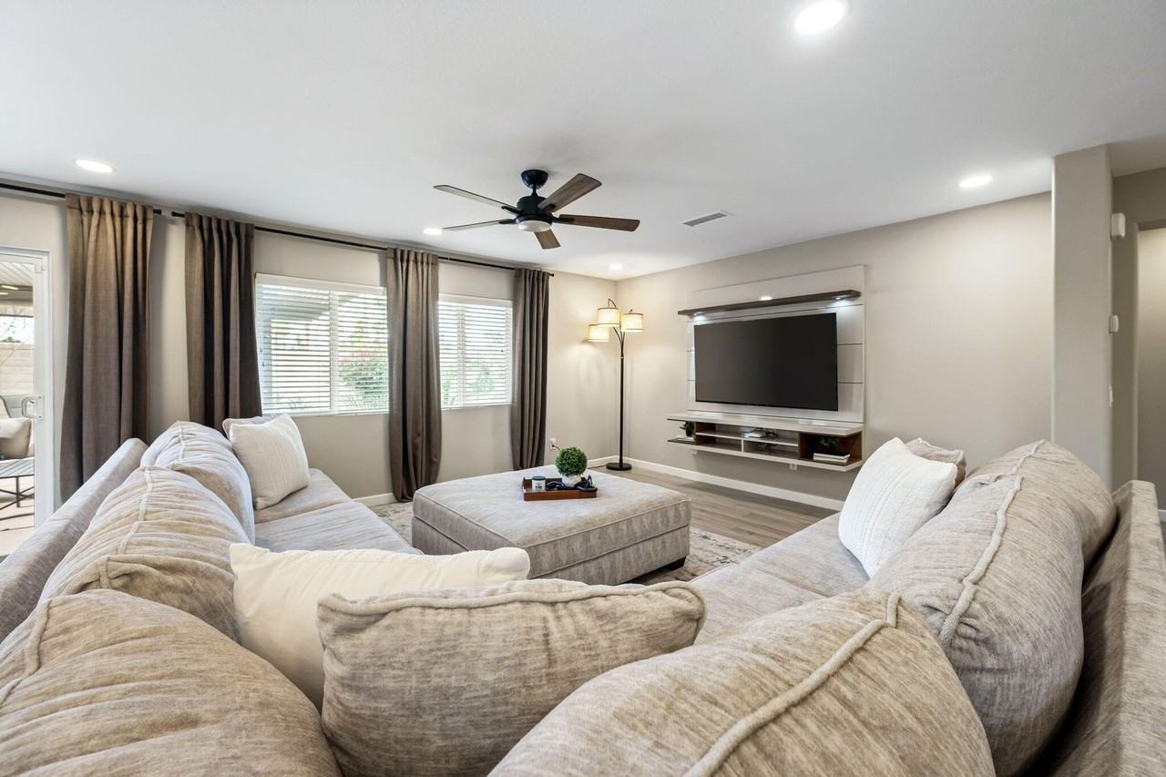84131 Azzura Way - Photo 4 of 31