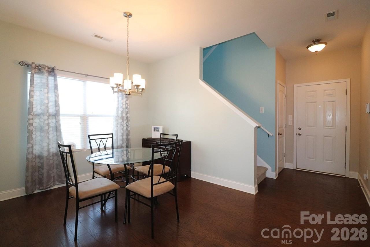 2090 Shady Pond Dr - Photo 3 of 31