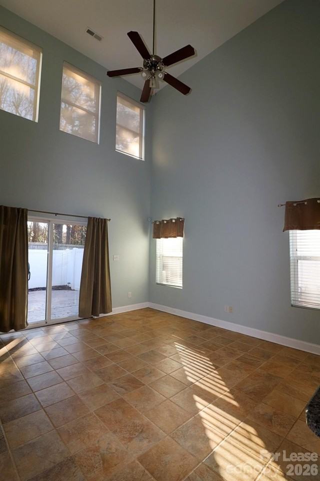 2090 Shady Pond Dr - Photo 4 of 31