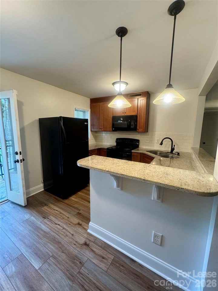 4917 Park Rd #B - Photo 7 of 24