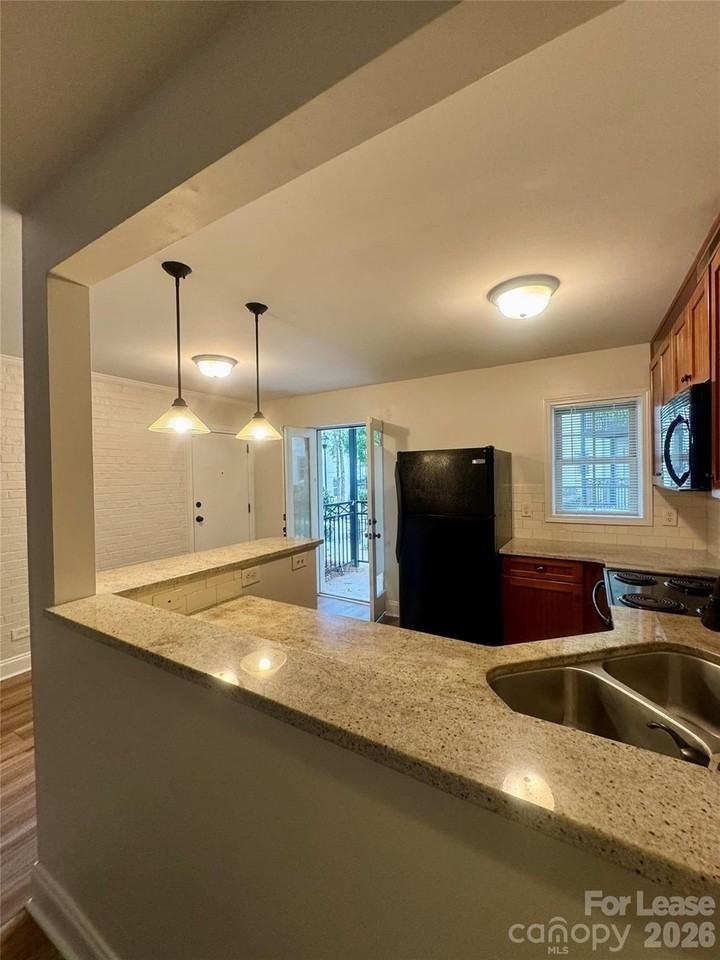 4917 Park Rd #B - Photo 6 of 24