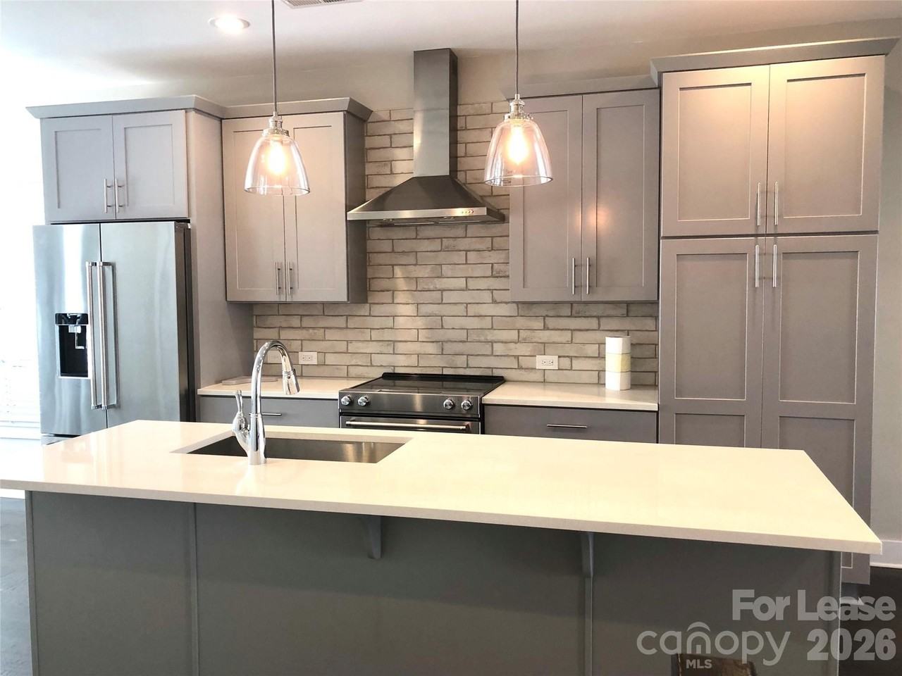 1218 Macomb Pl - Photo 5 of 18