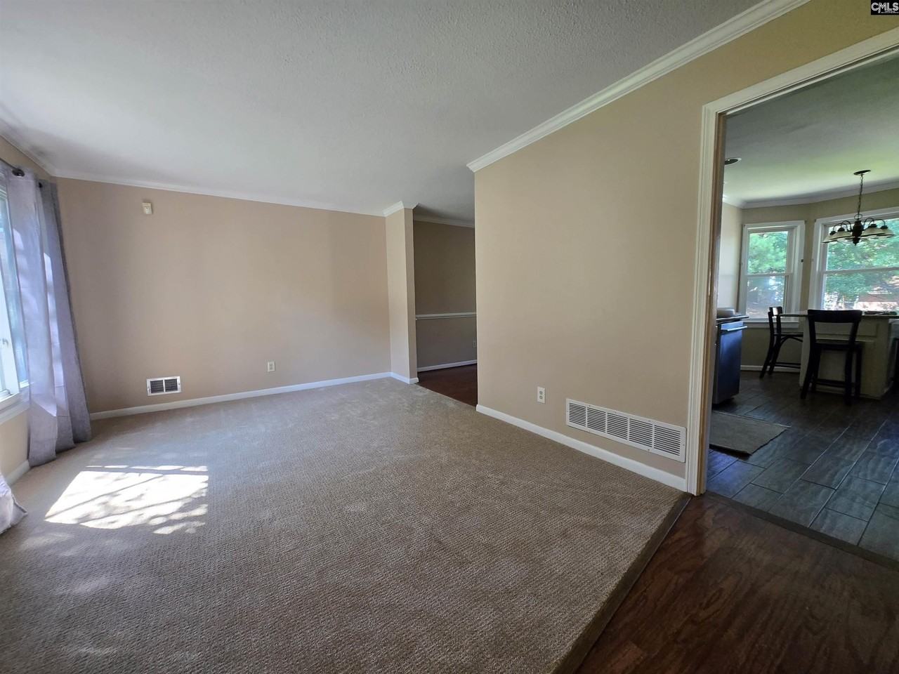 116 Folkstone Rd - Photo 5 of 25