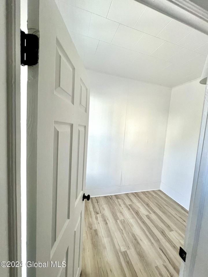39 1/2 Milton Ave #1 - Photo 5 of 17