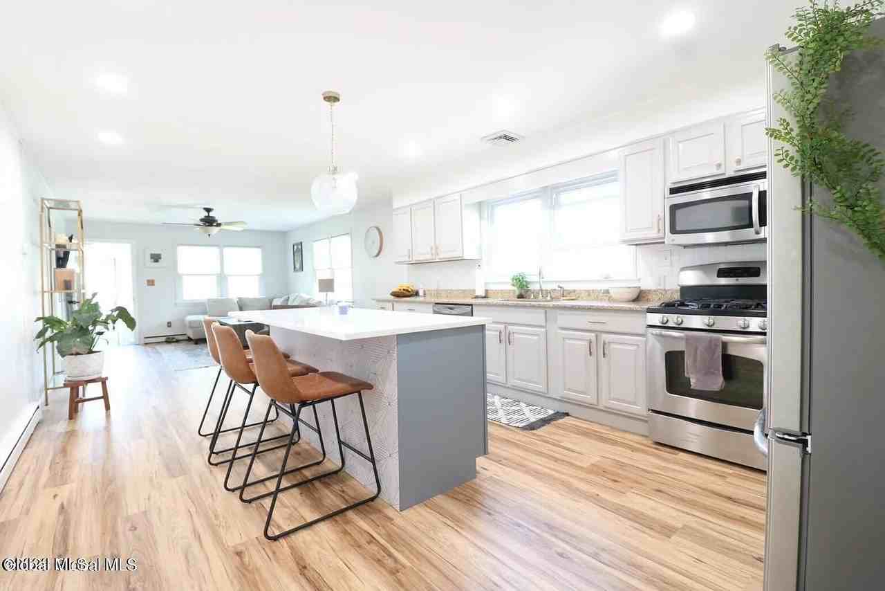 2 Van Buren Ave - Photo 2 of 14