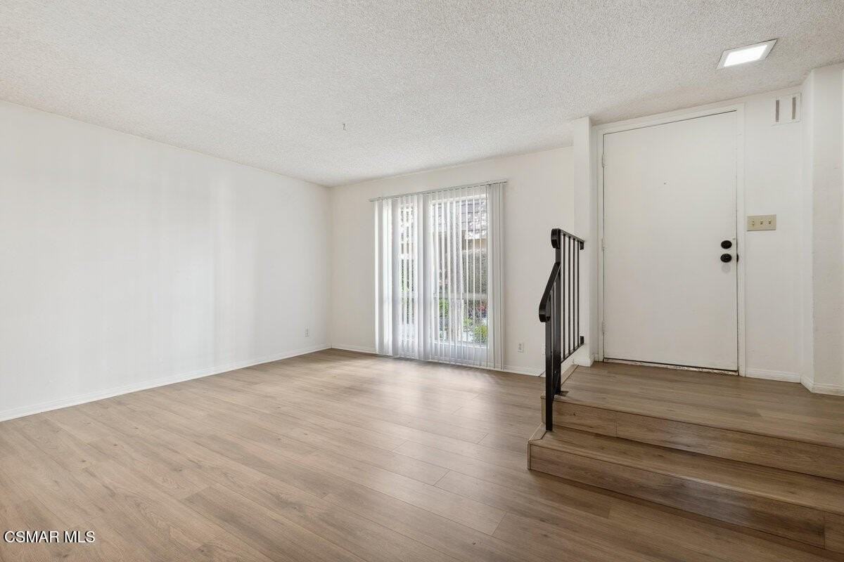 27401 Country Glen Rd - Photo 5 of 20