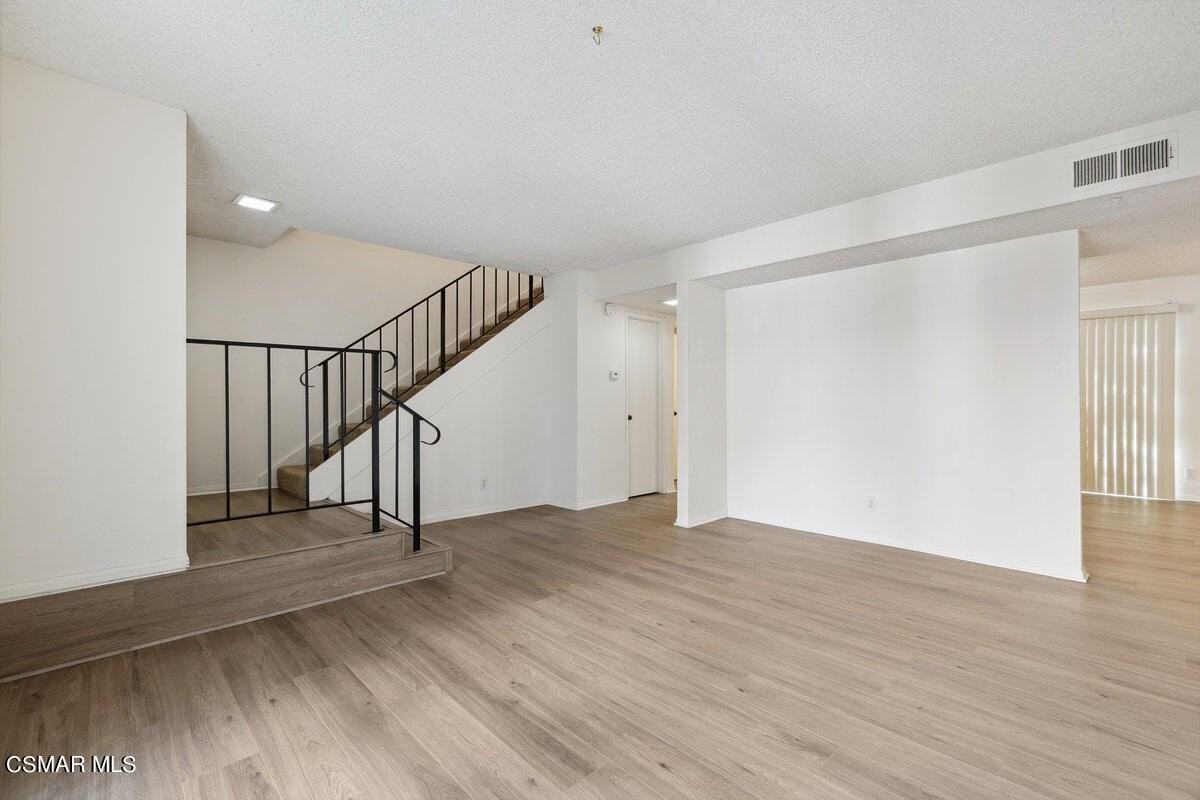 27401 Country Glen Rd - Photo 6 of 20