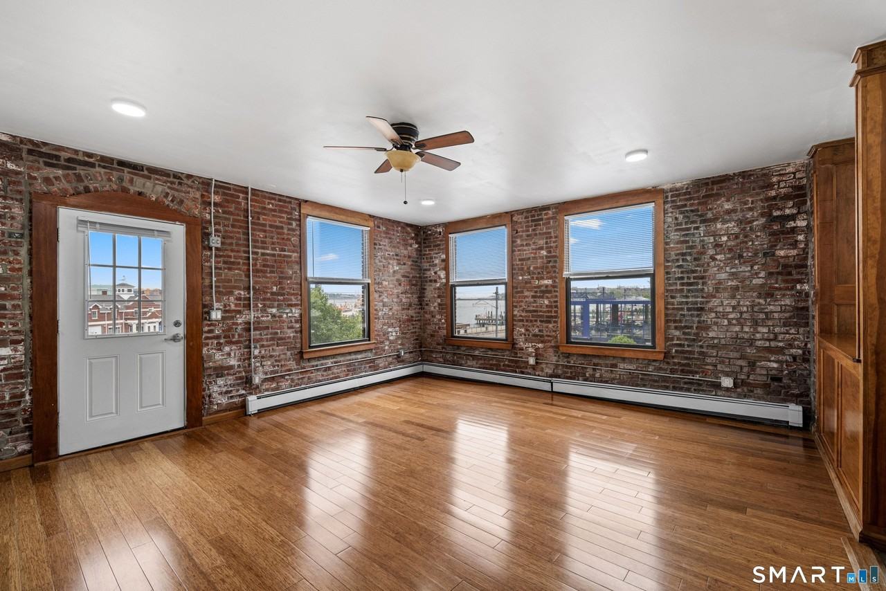 18 Bank St - Photo 7 of 15