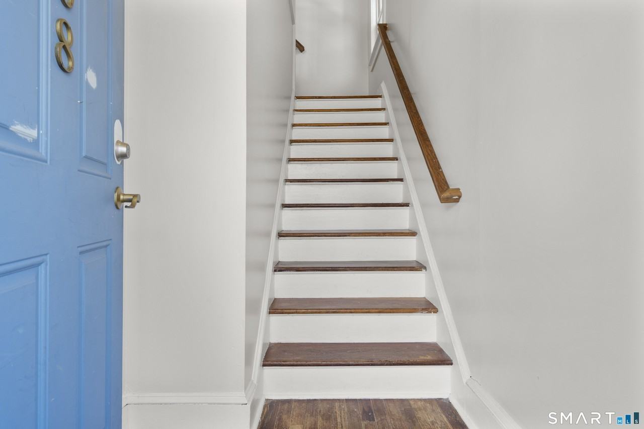 768 Stratford Ave #2 - Photo 3 of 21