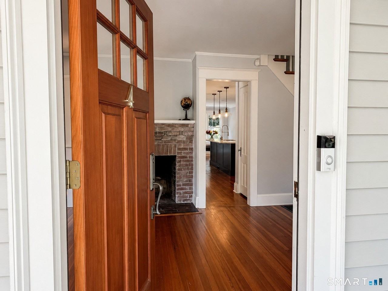 4 Raymond Pl - Photo 2 of 29