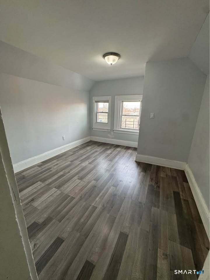178 Clarence St #4 - Photo 4 of 8