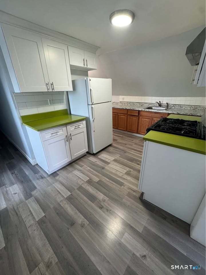 178 Clarence St #4 - Photo 5 of 8