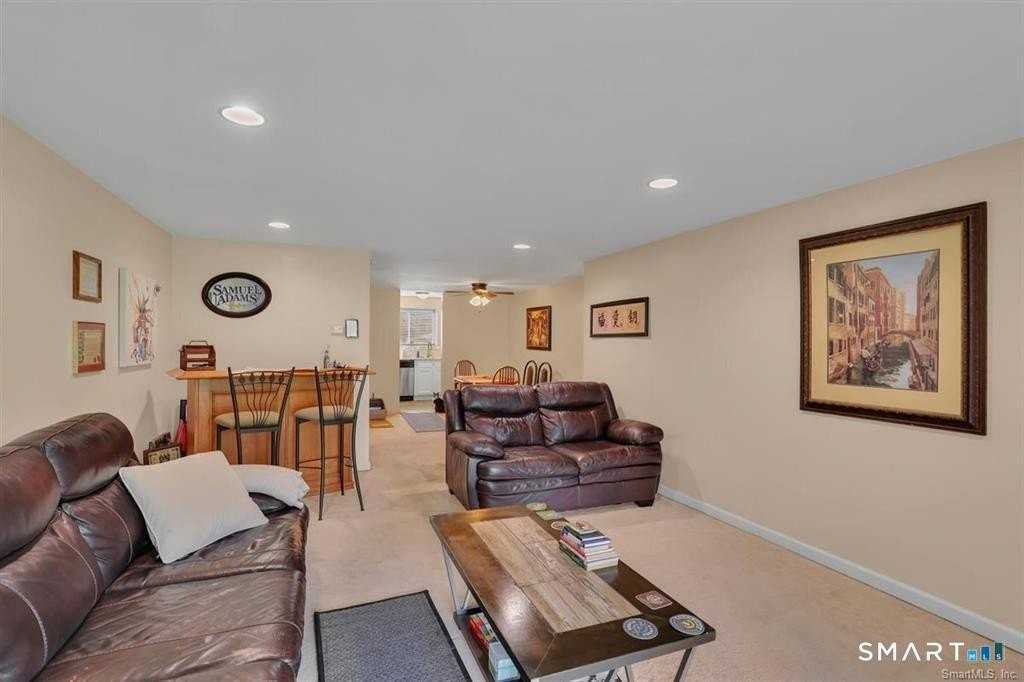 43 Carillon Dr #A - Photo 5 of 18
