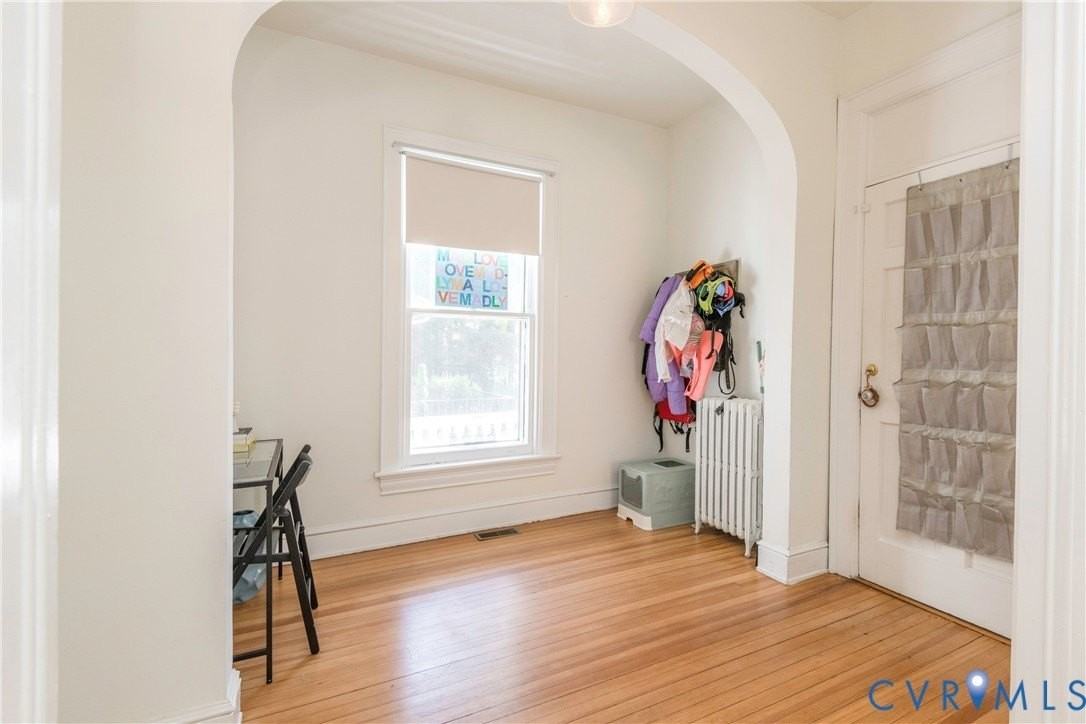 4404 Patterson Ave - Photo 6 of 44