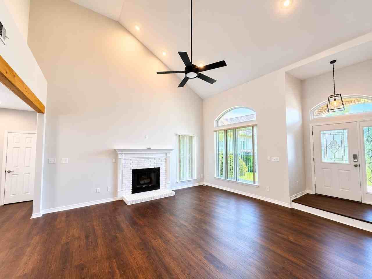 1951 Waterford Ridge Rd - Photo 4 of 33