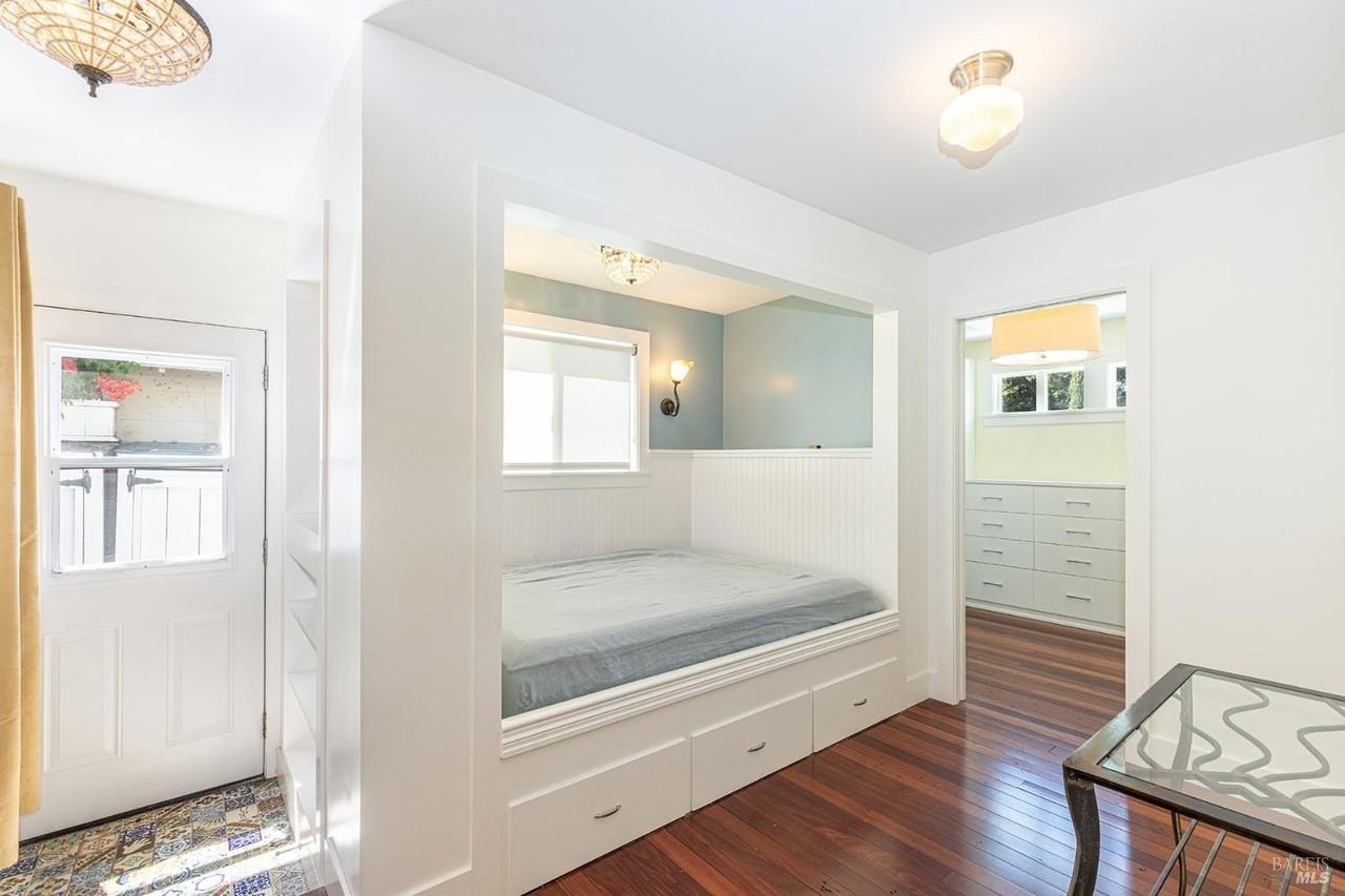 1317 C St - Photo 3 of 34