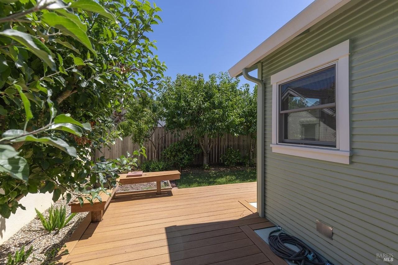 1317 C St - Photo 6 of 34