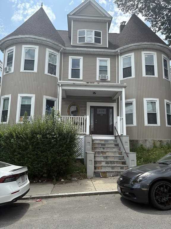 19 Wolcott St - Photo 3 of 17
