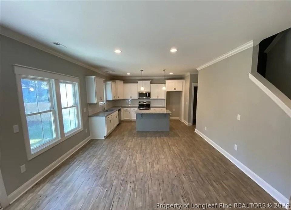 735 Blue Bird Dr - Photo 4 of 19