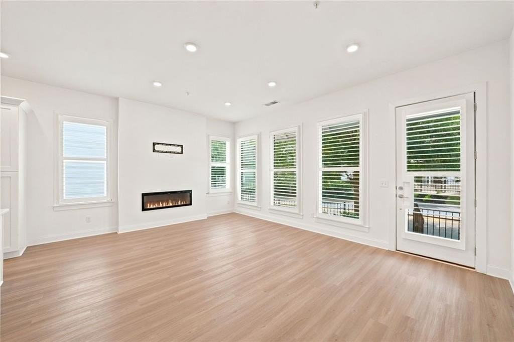 111 Pearl St - Photo 4 of 50