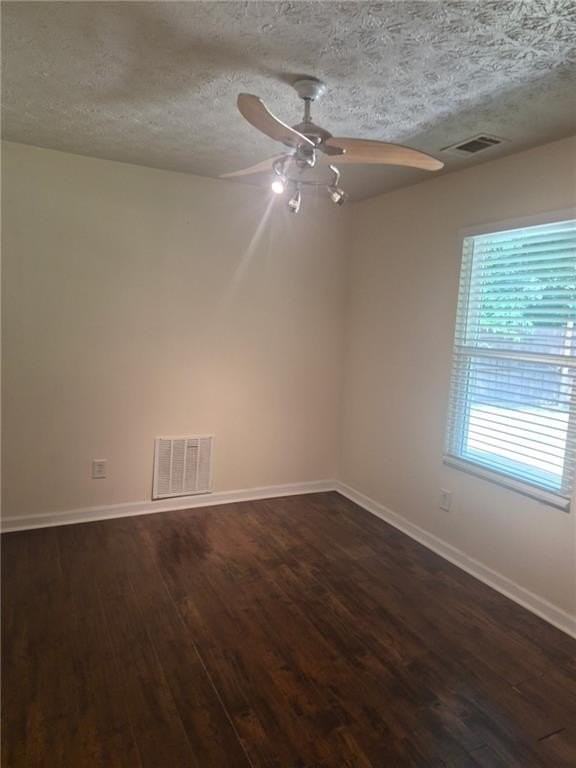 2475 Meredith Walk - Photo 4 of 7