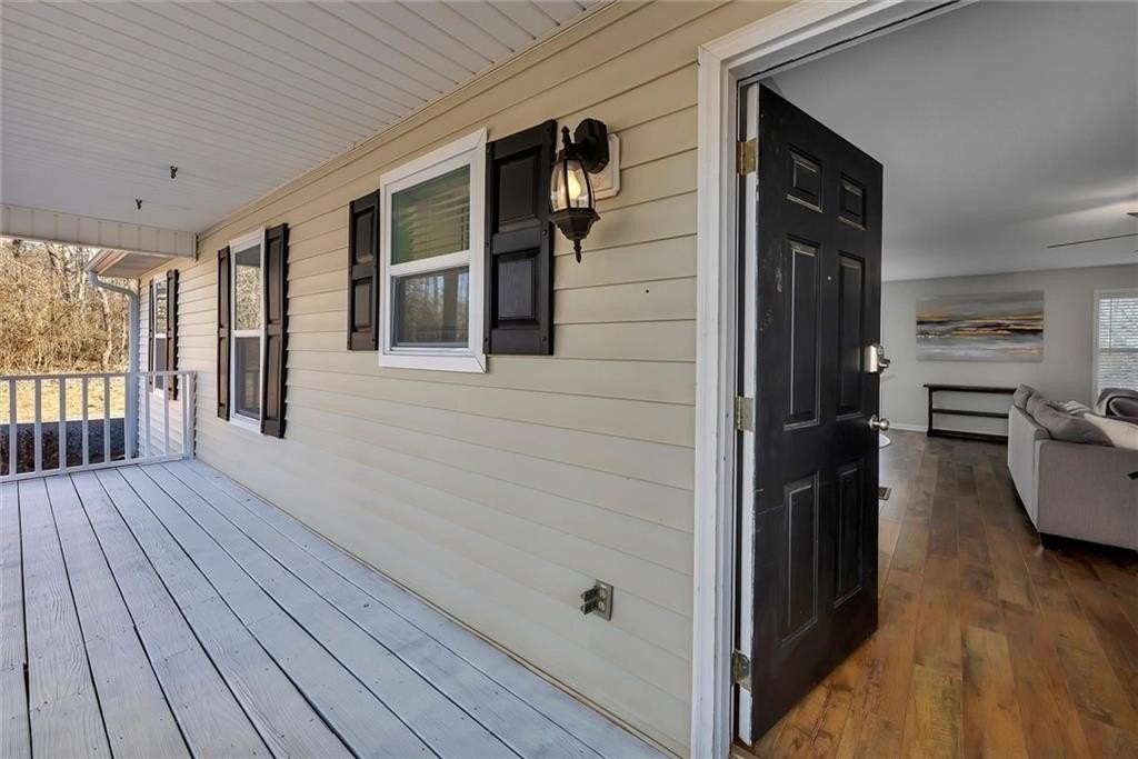 1817A Hardman Ln - Photo 3 of 27
