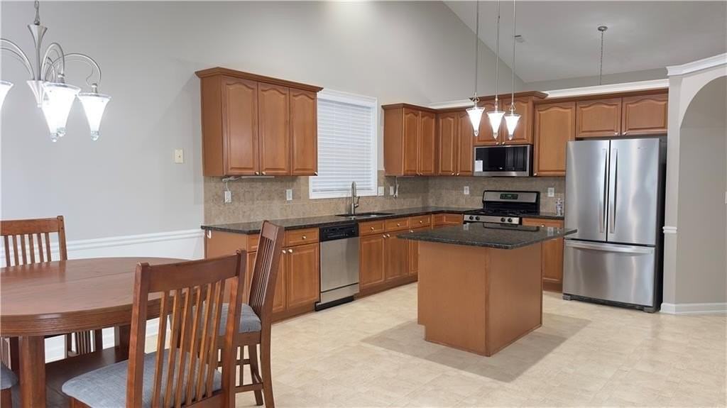 2016 Jameson Cir - Photo 5 of 18