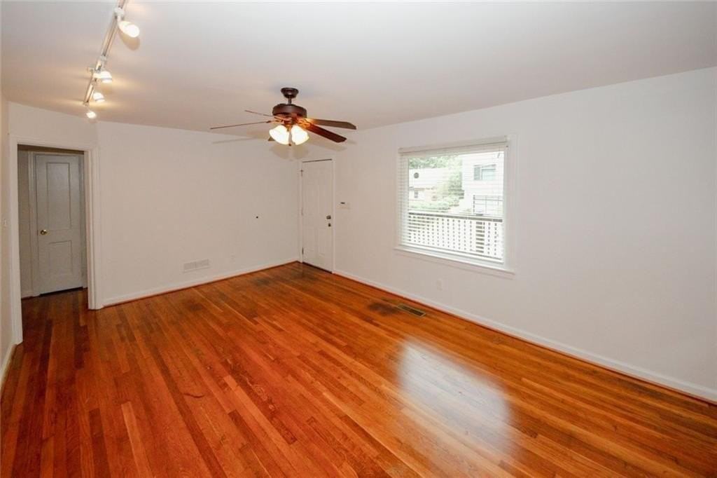 895 Durant Pl Ne - Photo 6 of 36