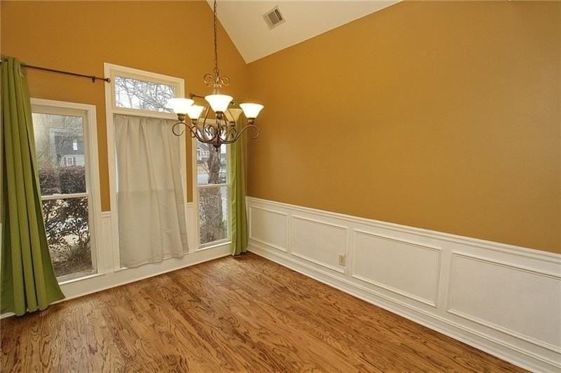1360 Eastgate Ct Se - Photo 4 of 32