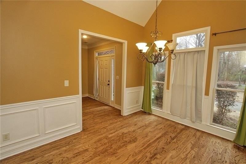 1360 Eastgate Ct Se - Photo 5 of 32
