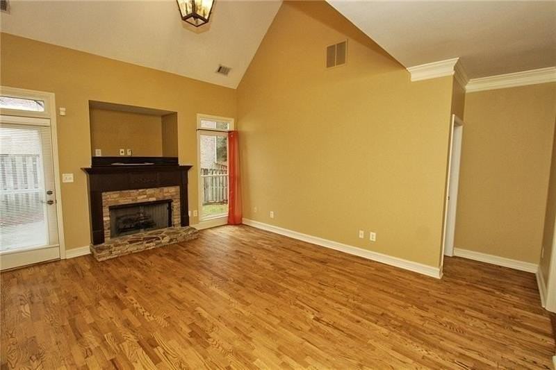 1360 Eastgate Ct Se - Photo 7 of 32
