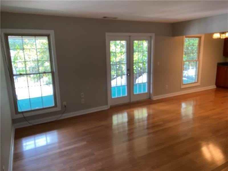 3125 Colonial Way #G - Photo 2 of 11