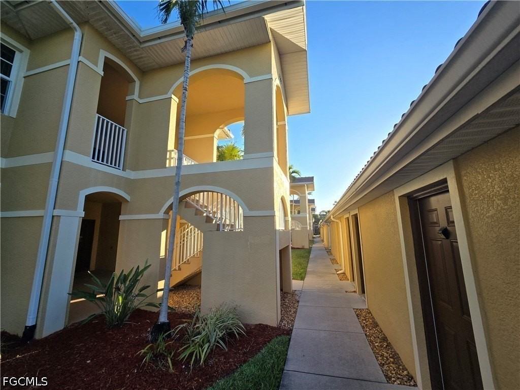 1101 Winding Pines Cir #202 - Photo 5 of 34