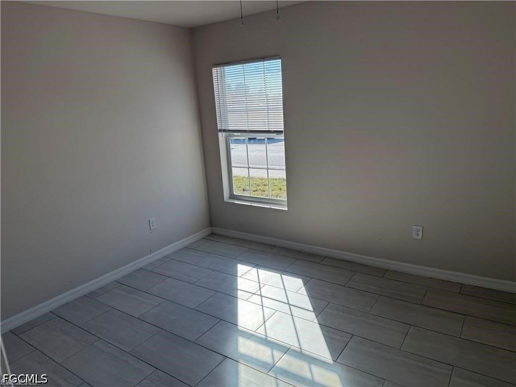 3310 Sw 17th Pl - Photo 7 of 14
