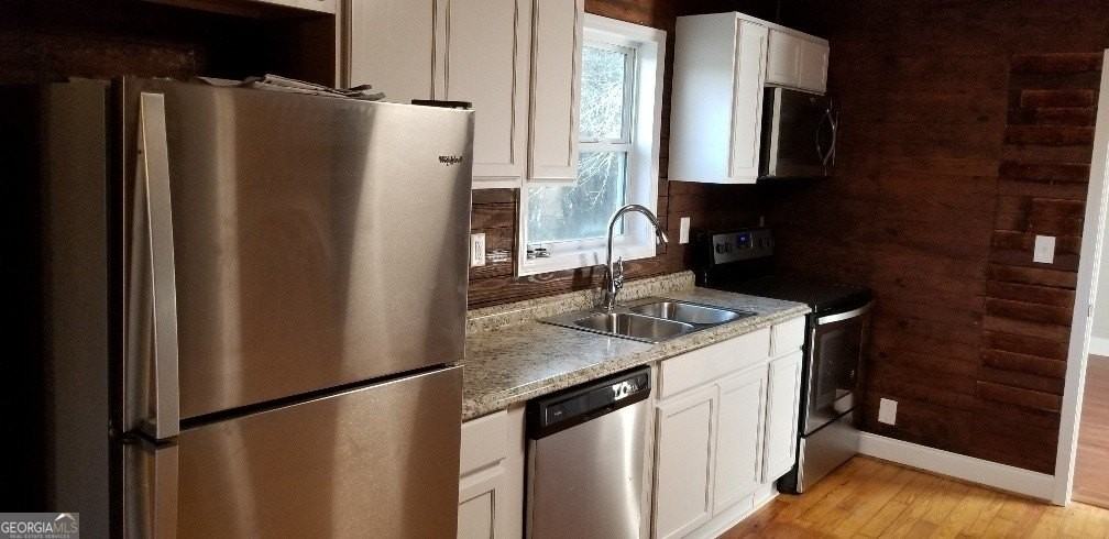 186 Georgia Ave #A - Photo 4 of 9