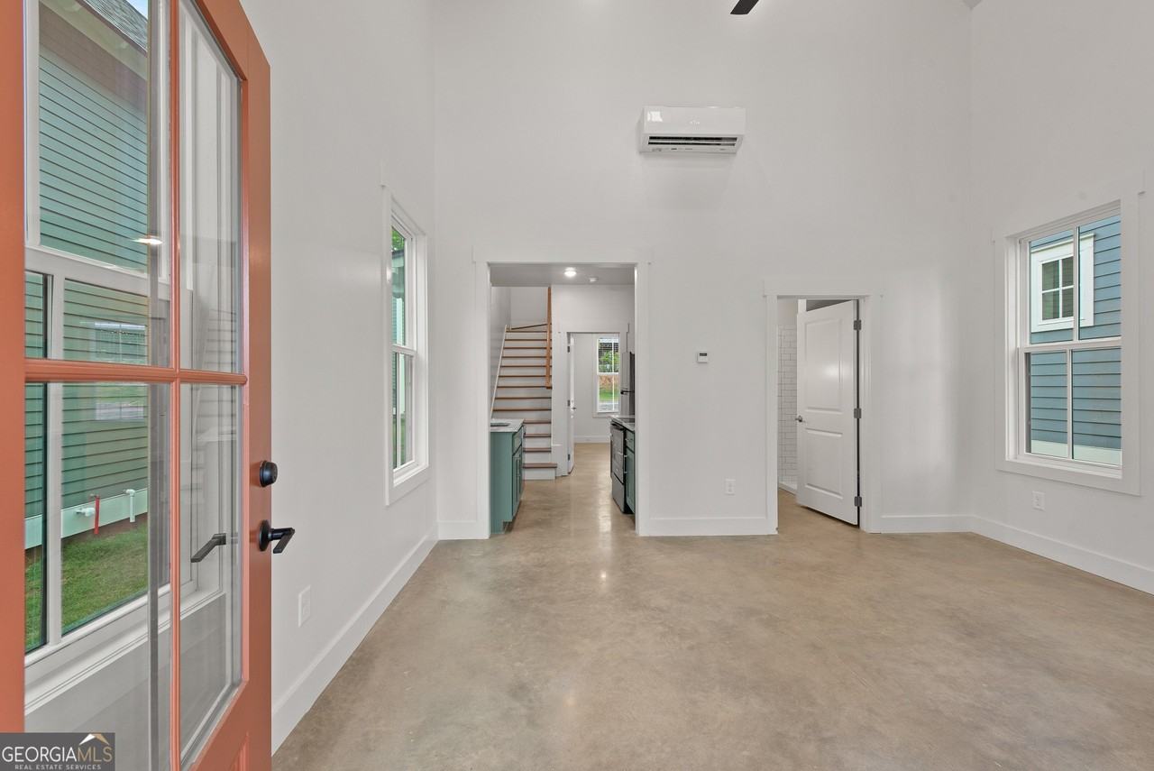 709 Jefferson St - Photo 5 of 33