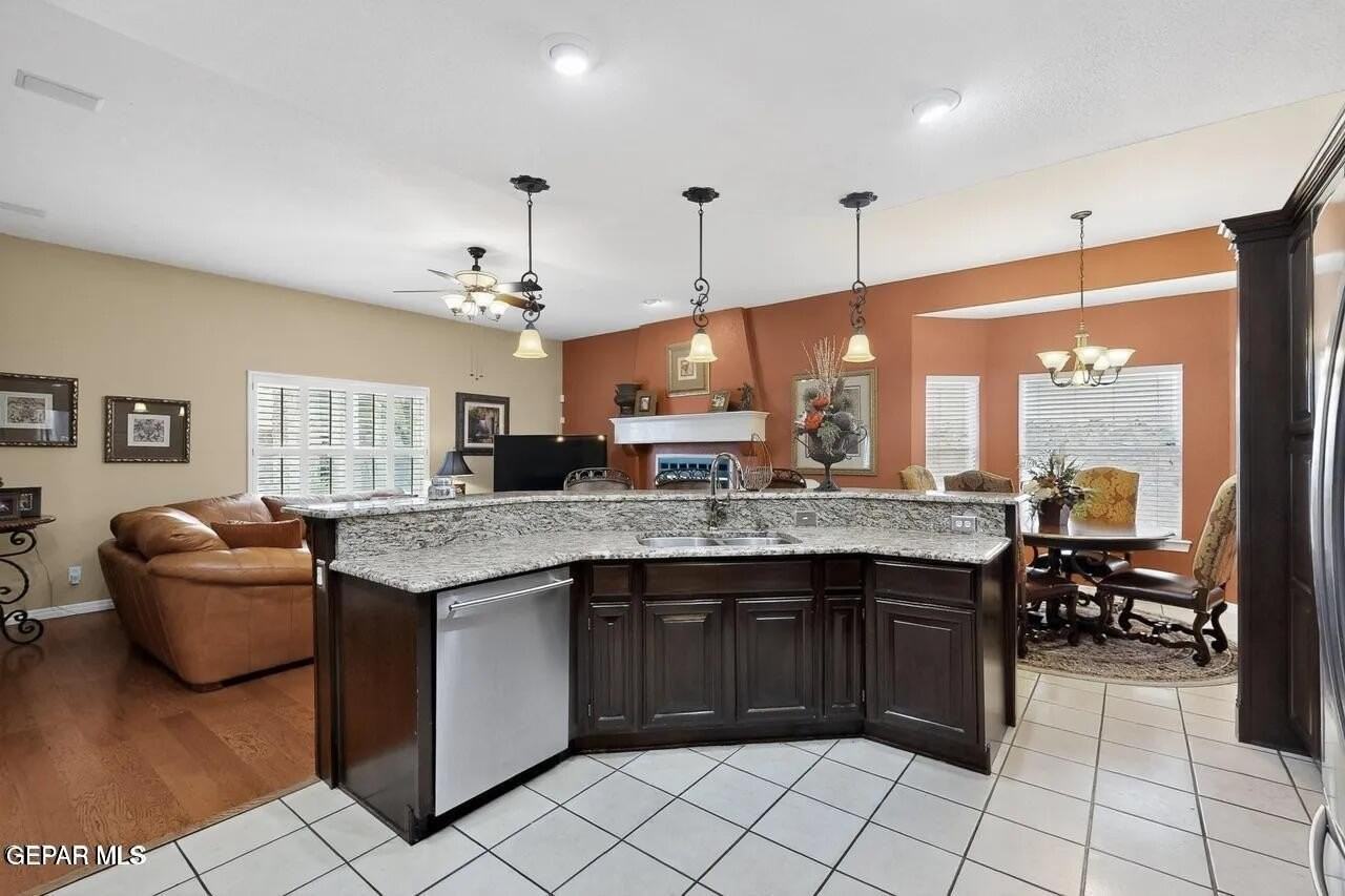 6909 Desert Canyon Dr - Photo 7 of 35