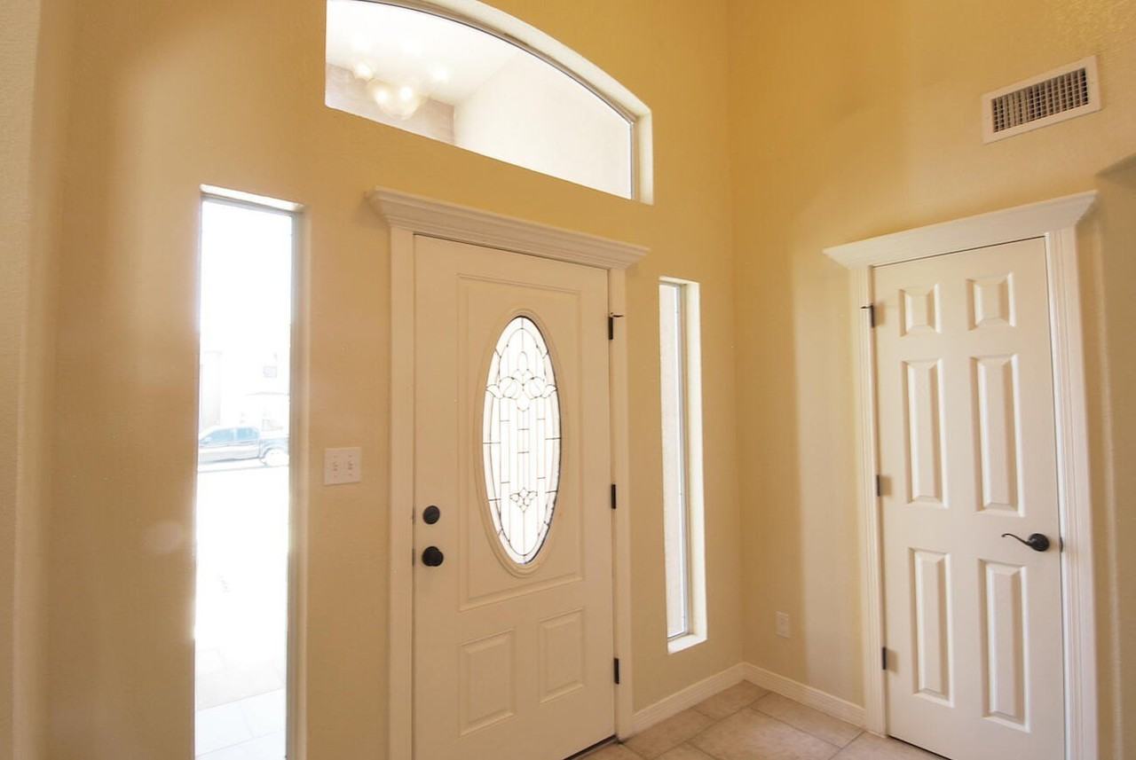 5513 Ignacio Frias Dr - Photo 4 of 32