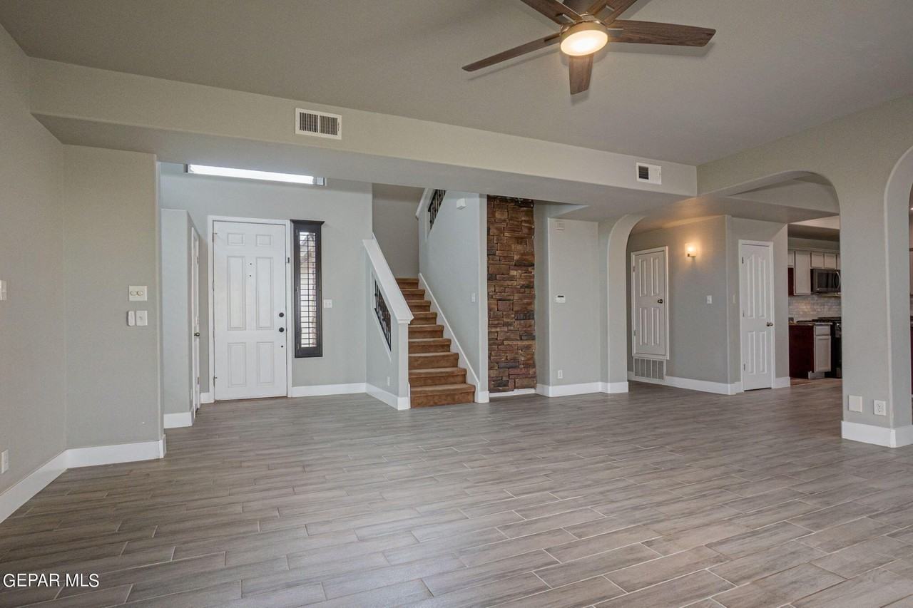 13292 Emerald Isle St - Photo 4 of 20