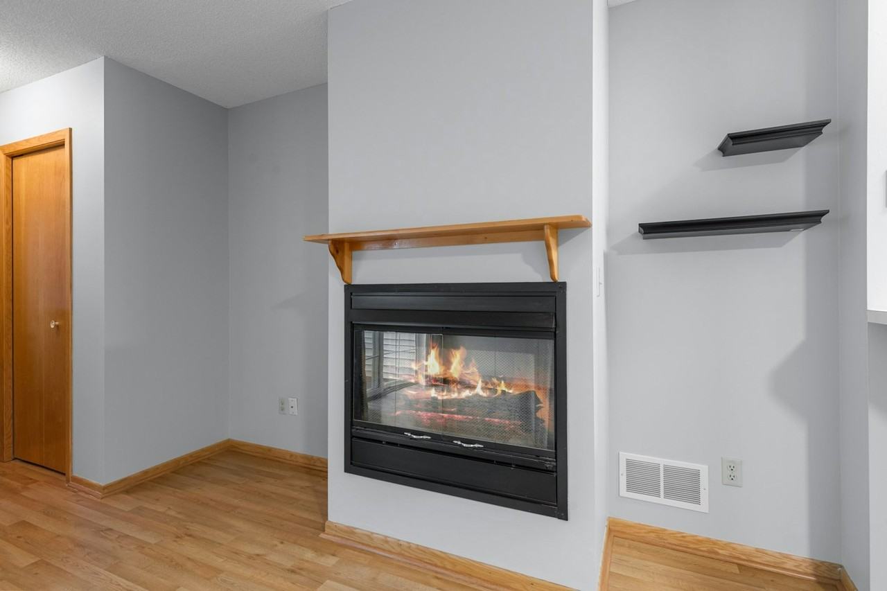 2230 Ranchview Lane North, Unit 90 - Photo 4 of 16