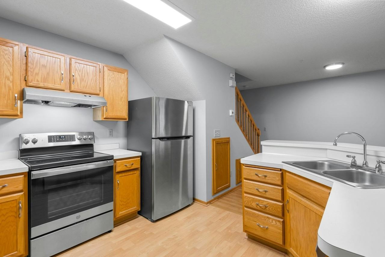 2230 Ranchview Lane North, Unit 90 - Photo 5 of 16