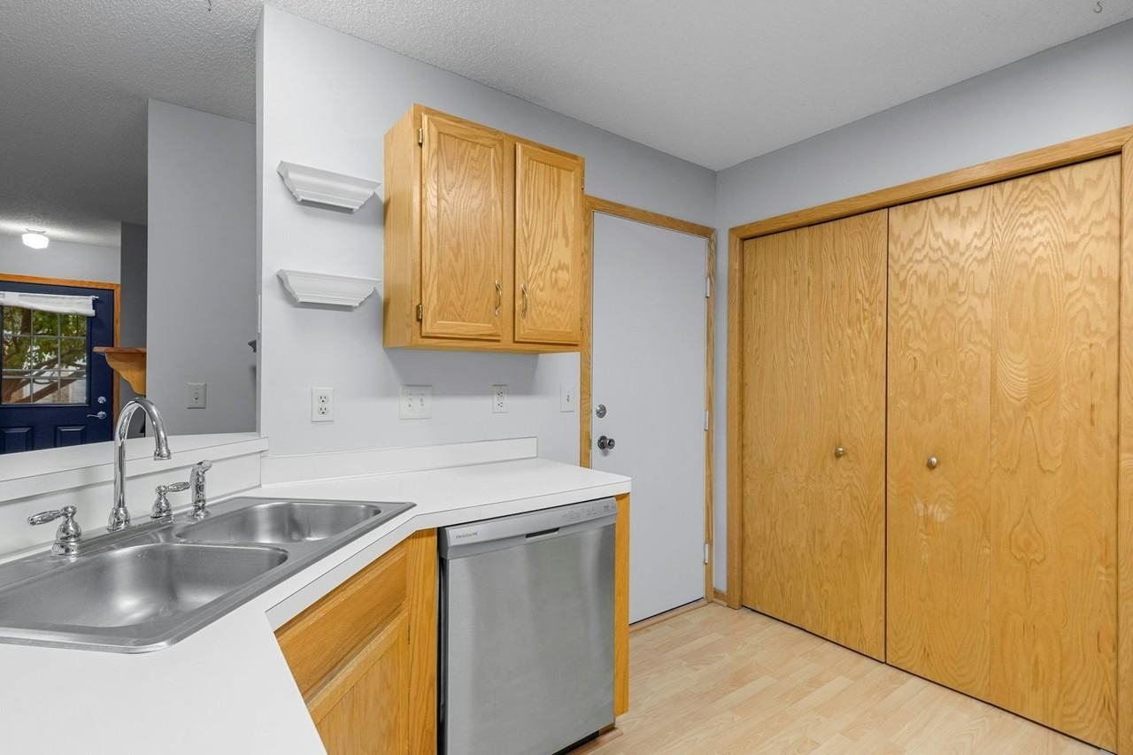 2230 Ranchview Lane North, Unit 90 - Photo 7 of 16