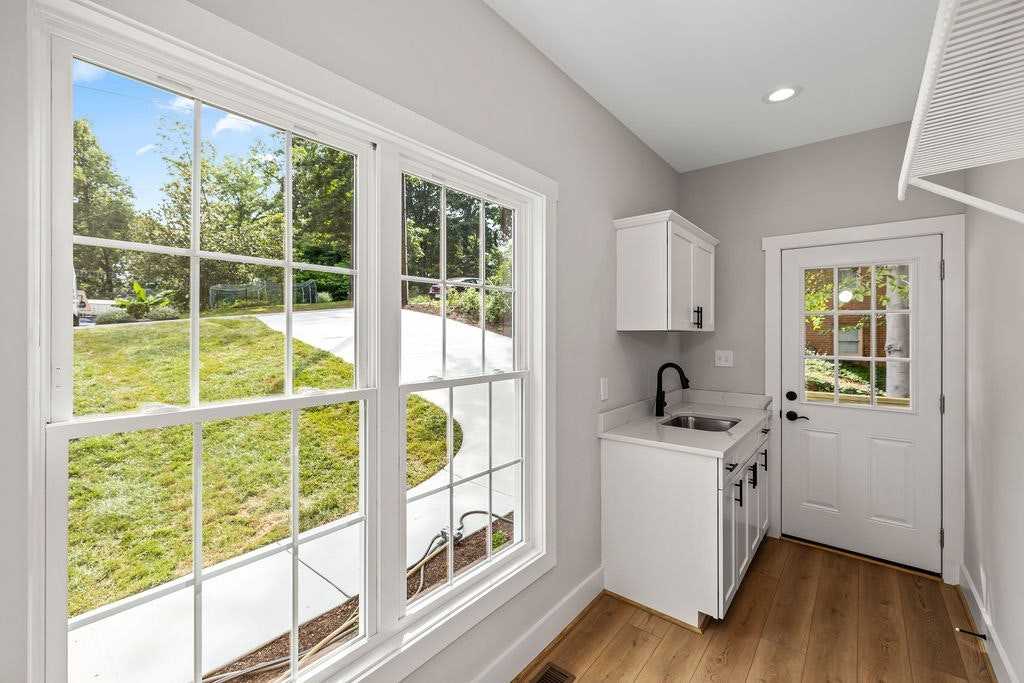 2212 Cambridge Place - Photo 5 of 16