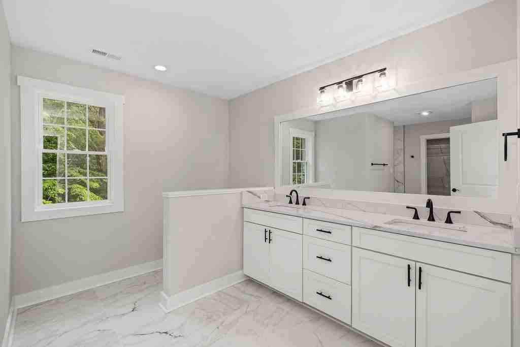 2212 Cambridge Place - Photo 7 of 16